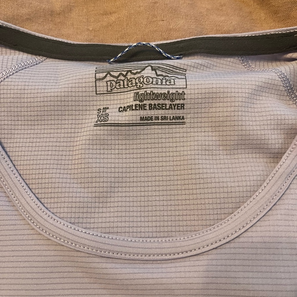 Patagonia baseline layer short sleeve top - Picture 2 of 3